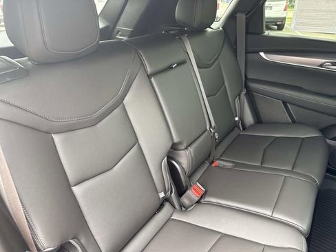 Certified 2024 Cadillac XT5 Luxury w/ LPO, Floor Liner Package AWD/4WD image 25