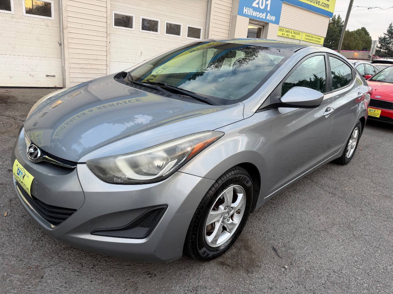 Used 2015 Hyundai Elantra SE FWD image 2
