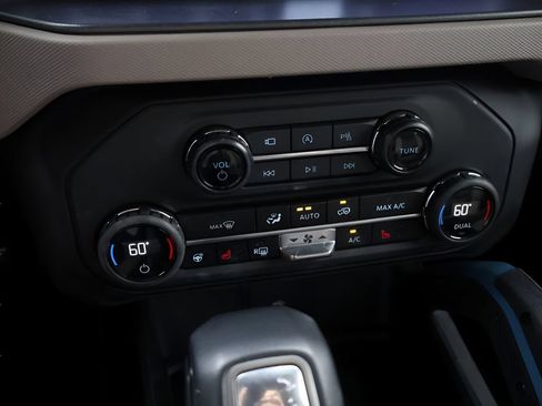 Used 2024 Ford Bronco Wildtrak AWD/4WD image 24
