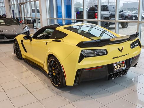 Used 2018 Chevrolet Corvette Z06 w/ Z07 Performance Package image 2