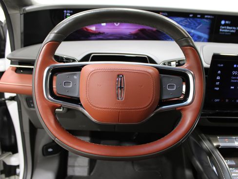 Certified 2024 Lincoln Nautilus Black Label w/ Jet Appearance Package (87T) image 11