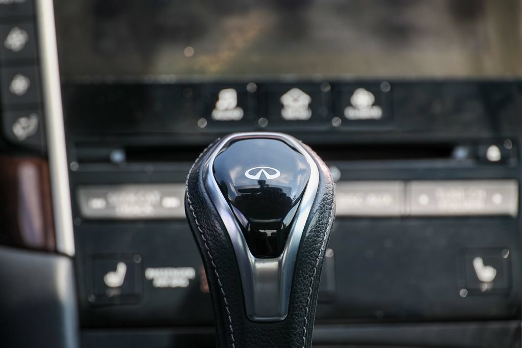 Used 2018 INFINITI Q50 Luxe w/ Essential Package (3.0T Luxe) AWD/4WD image 14