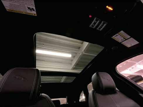 Certified 2025 Jaguar F-PACE R-Dynamic S image 30