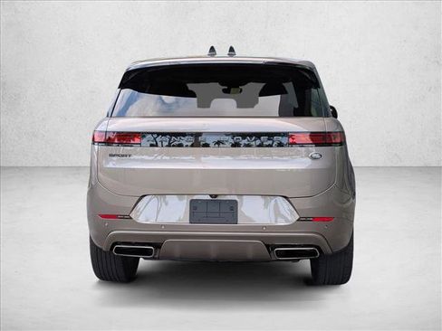 Used 2023 Land Rover Range Rover Sport SE Dynamic image 6