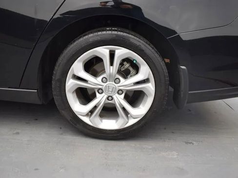 Used 2025 Honda Accord LX image 33