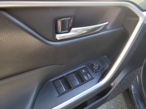 Certified 2022 Toyota RAV4 XLE image 18