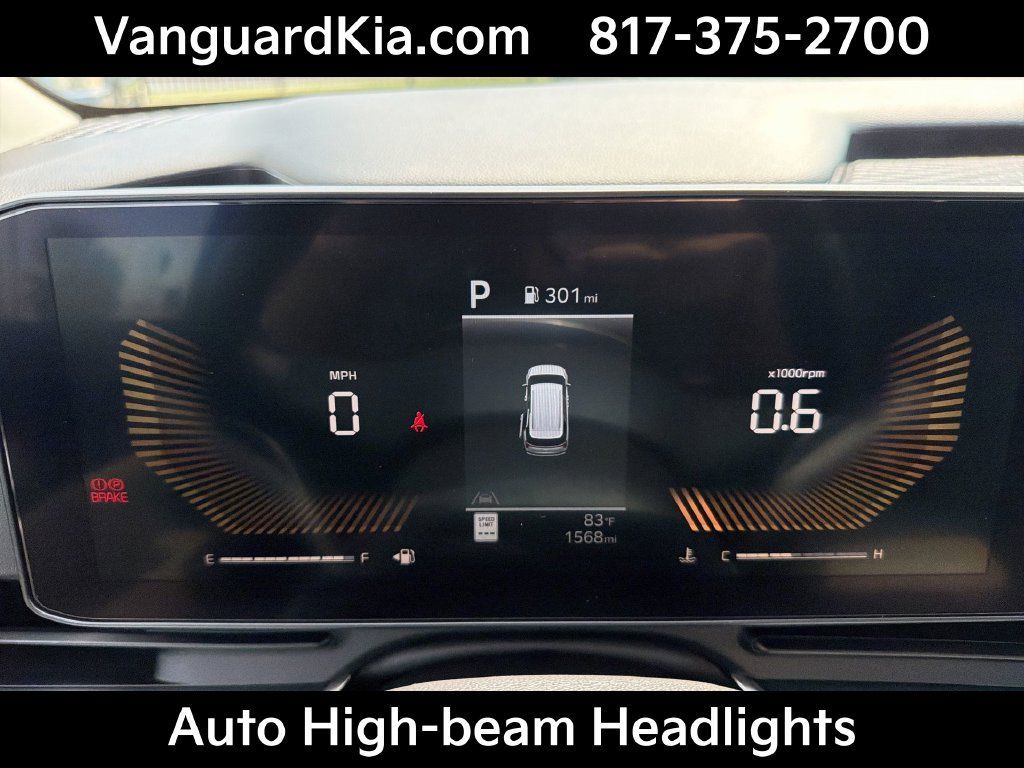 Certified 2026 Kia Carnival FWD image 11