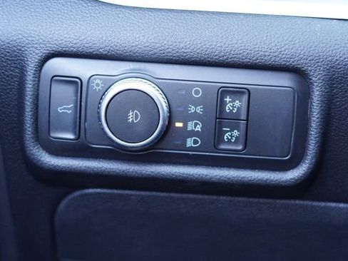 Used 2020 Ford Explorer XLT w/ Equipment Group 202A image 17