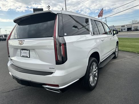 Used 2021 Cadillac Escalade ESV Premium Luxury image 5