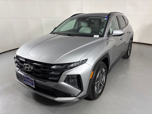 Used 2025 Hyundai Tucson SEL FWD image 4