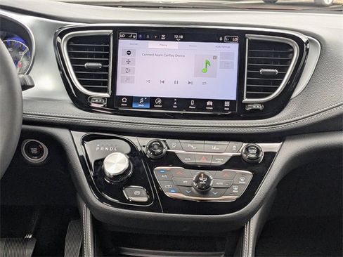 New 2026 Chrysler Pacifica Limited w/ S Appearance Package image 17