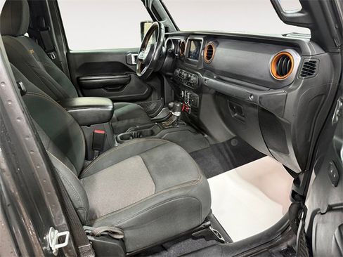 Used 2021 Jeep Gladiator Mojave w/ Trailer Tow Package image 15