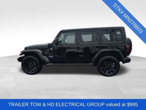 Used 2022 Jeep Wrangler Unlimited Sahara w/ Cold Weather Group image 4