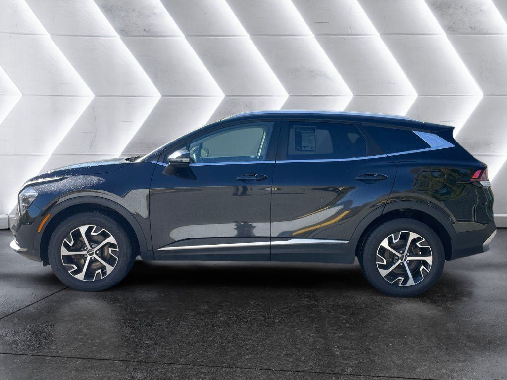 Used 2023 Kia Sportage EX AWD/4WD image 3
