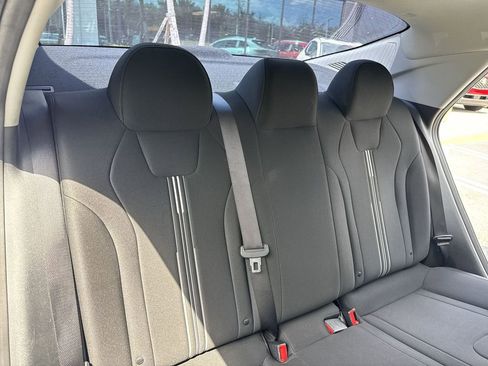 Used 2021 Hyundai Elantra SEL image 45