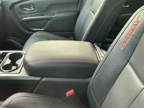 Used 2021 Nissan Titan PRO-4X w/ Pro-4x Convenience Package image 6