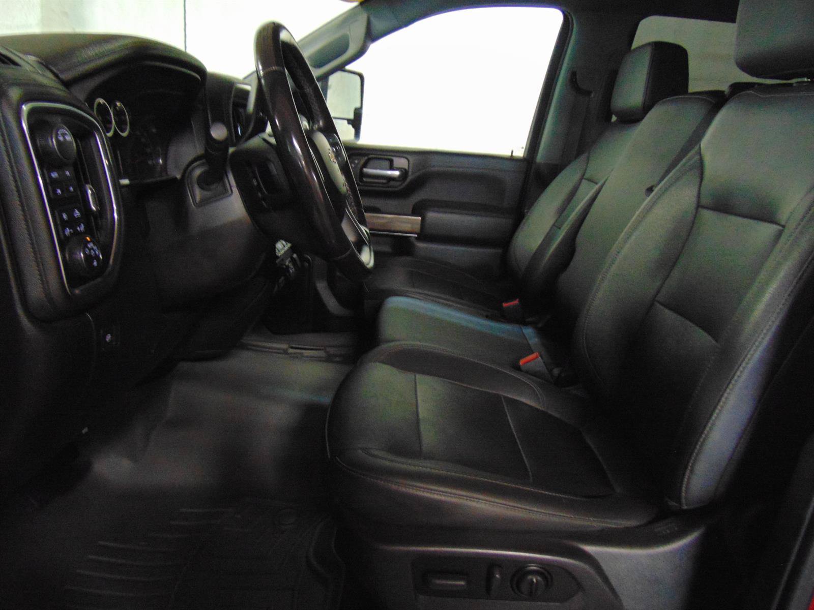 Used 2022 Chevrolet Silverado 2500 LTZ w/ Z71 Off-Road Package AWD/4WD image 9