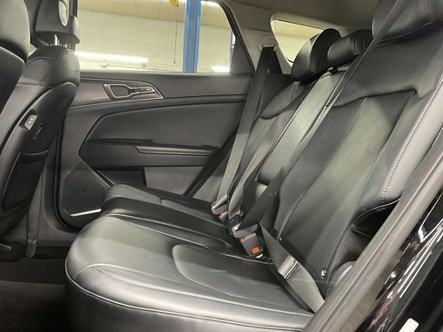 Used 2023 Kia Sportage EX image 17