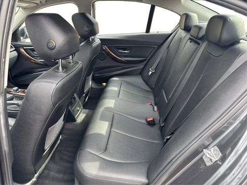 Used 2016 BMW 320i xDrive Sedan image 13
