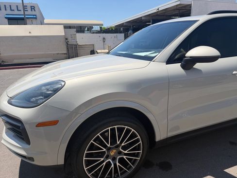 Used 2020 Porsche Cayenne AWD/4WD image 10