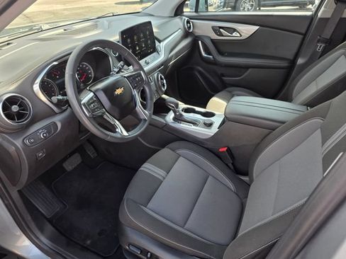 Used 2025 Chevrolet Blazer LT AWD/4WD image 19