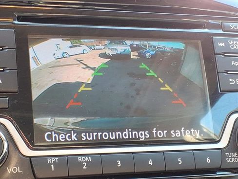 Used 2015 Nissan Juke SV image 8