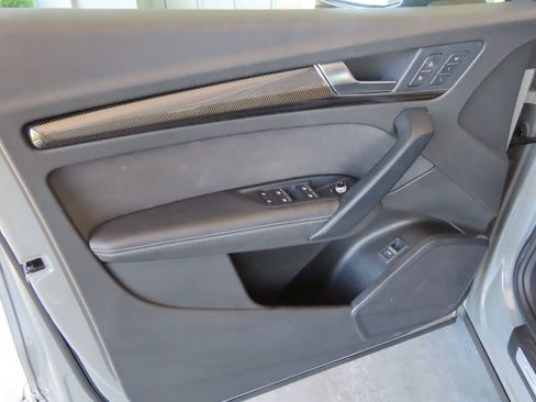Used 2022 Audi SQ5 Premium Plus w/ Premium Plus Package AWD/4WD image 41