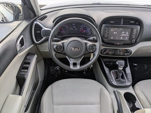 Used 2020 Kia Soul LX FWD image 15