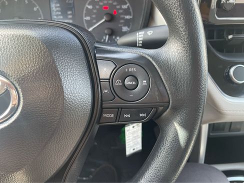 Used 2024 Toyota Corolla Cross L image 17