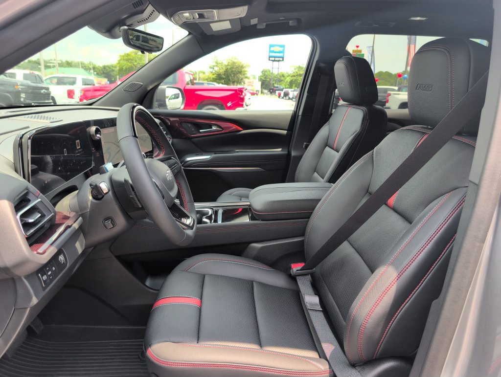 New 2026 Chevrolet Traverse RS w/ LPO, Floor Liner Package FWD image 13