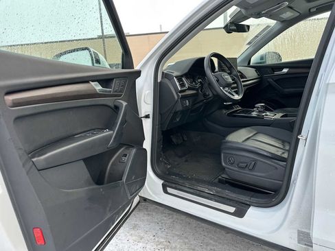 Used 2023 Audi Q5 2.0T Premium w/ Convenience Package image 19