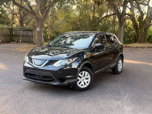 Used 2019 Nissan Rogue Sport S FWD image 1