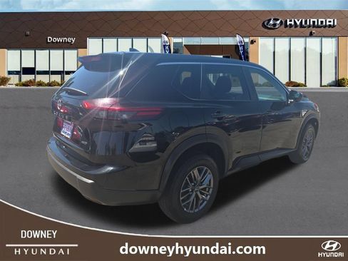 Used 2024 Nissan Rogue S AWD/4WD image 5