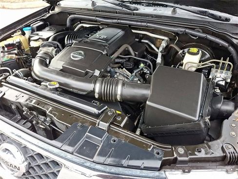 Used 2018 Nissan Frontier SV image 27