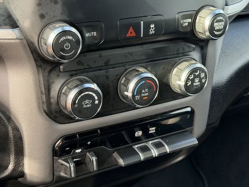Used 2024 RAM 2500 Big Horn AWD/4WD image 20