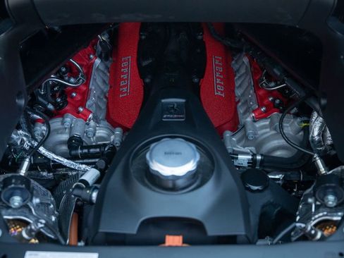 Used 2024 Ferrari SF90 Spider image 25