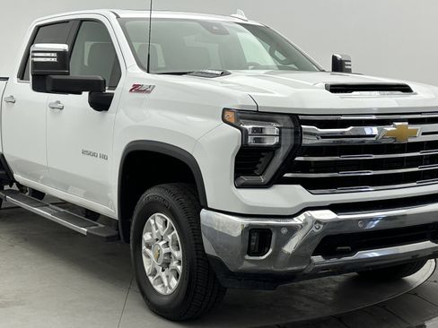 Used 2024 Chevrolet Silverado 2500 LTZ w/ LTZ Convenience Package image 3