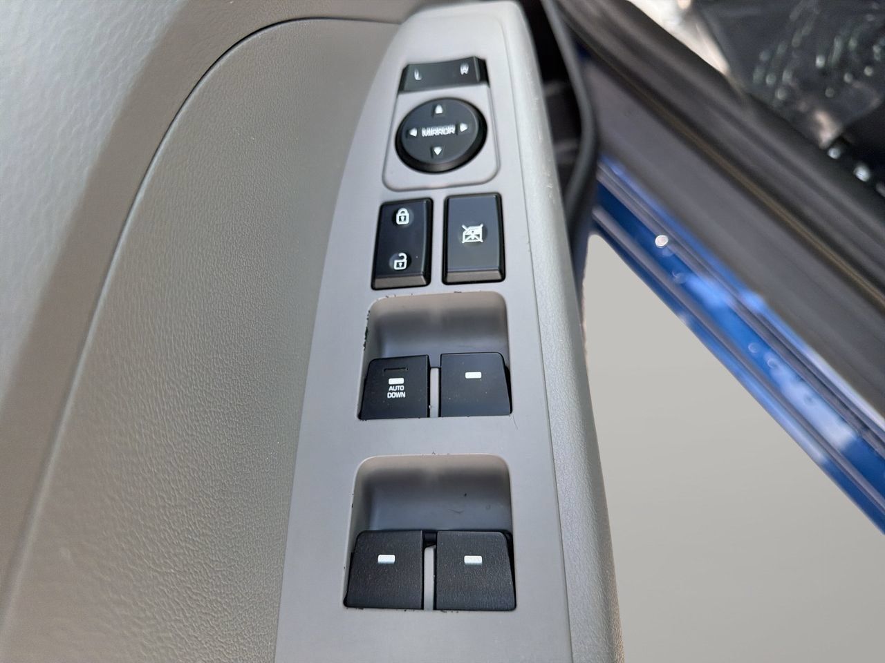 Used 2020 Hyundai Elantra SE FWD image 17