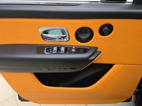 Certified 2022 Rolls-Royce Cullinan w/ Dark Exterior Package image 33