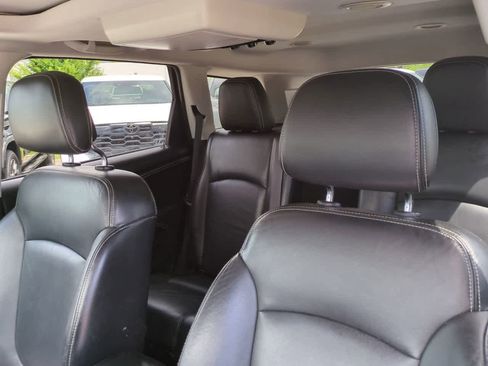 Used 2018 Dodge Journey Crossroad w/ Nav & Sun Group FWD image 8