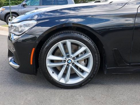 Used 2017 BMW 750i xDrive image 36