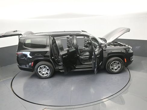 Used 2023 Jeep Wagoneer 4WD image 77