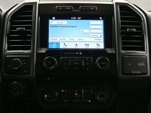 Used 2018 Ford F150 XLT w/ Equipment Group 302A Luxury image 16