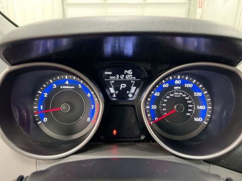 Used 2013 Hyundai Elantra Limited FWD image 12