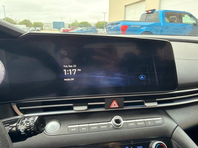 Used 2024 Hyundai Elantra SEL FWD image 29