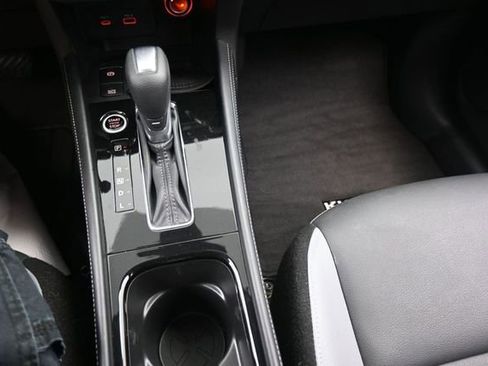 Used 2023 Nissan Kicks SR w/ SR Premium Package FWD image 11