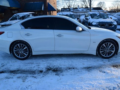 Used 2018 INFINITI Q50 Luxe w/ Essential Package (3.0T Luxe) image 4