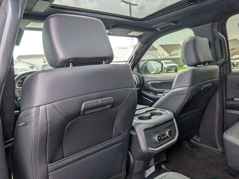 New 2025 Ford Expedition Platinum w/ Stealth Performance Package image 44