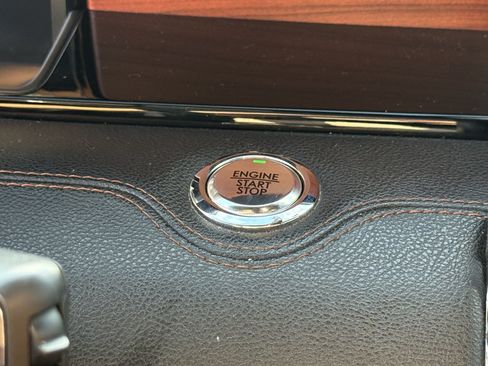 Used 2021 Lincoln Navigator Reserve w/ Luxury Package RWD image 24