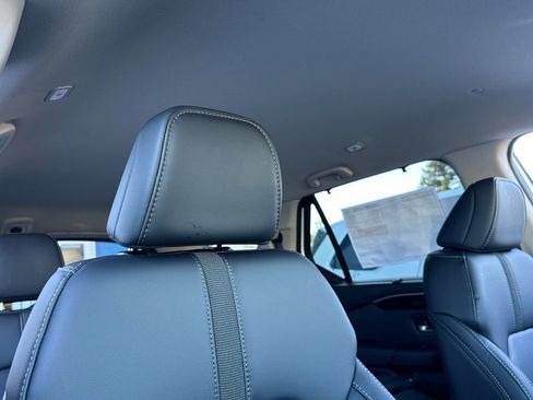 New 2025 Honda Pilot EX-L image 14